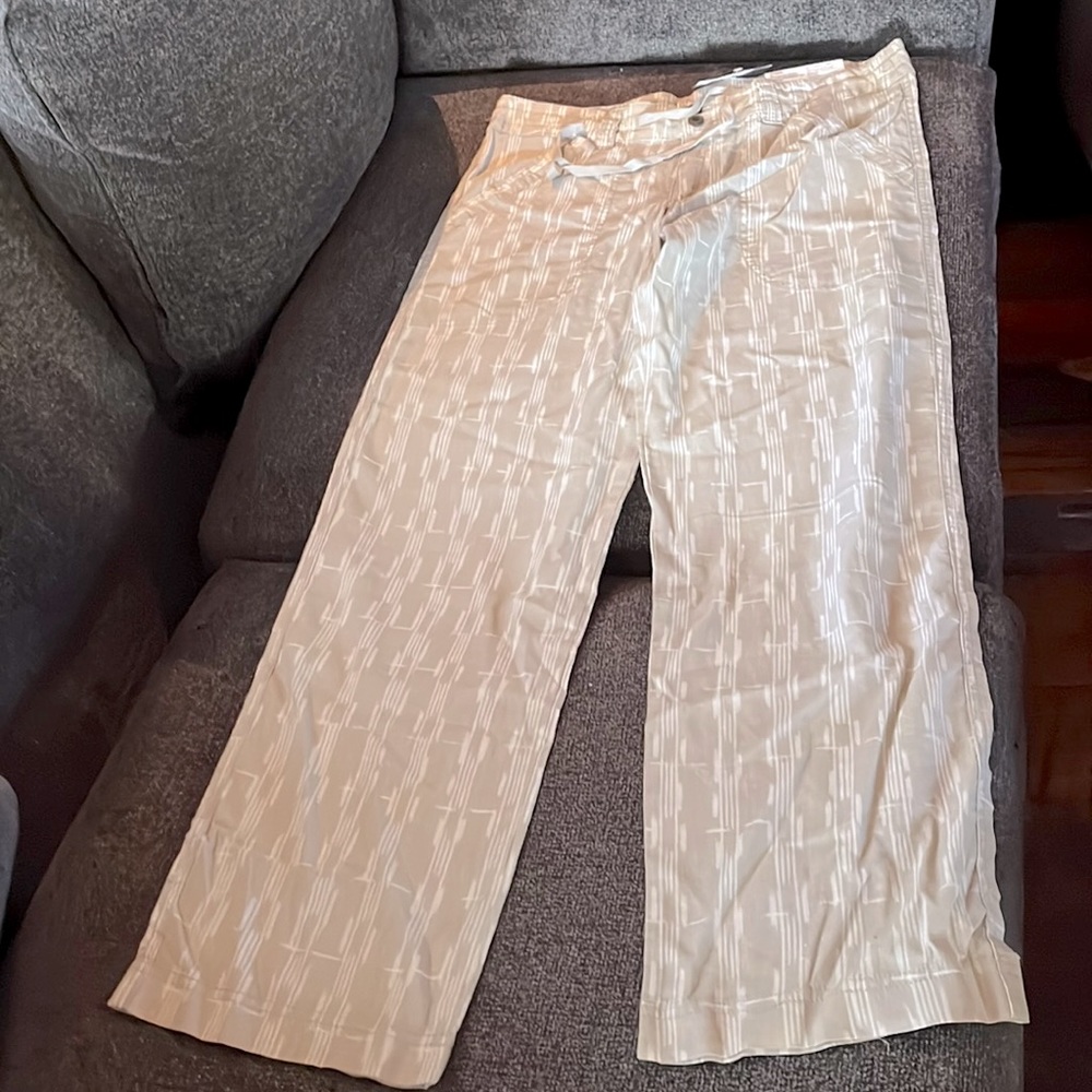Patagonia Island Hemp straight leg Pant white/tan, low rise, regular fit.